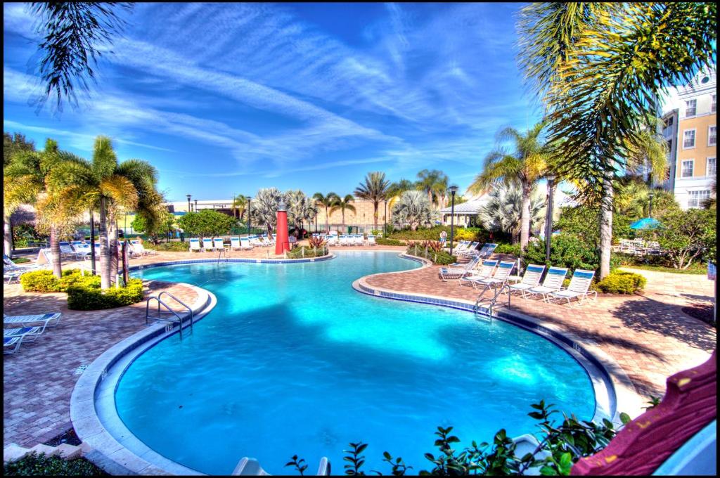 Bazén v ubytování Calypso Cay Vacation Villas nebo v jeho okolí