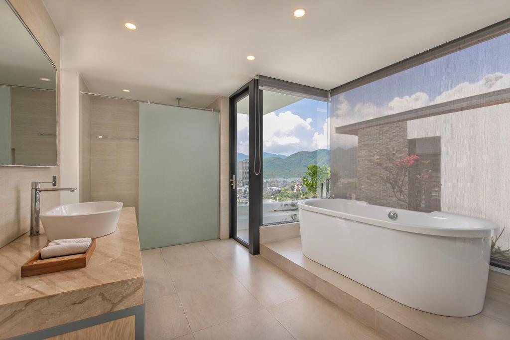 Oceanfront Nha Trang bảng giá