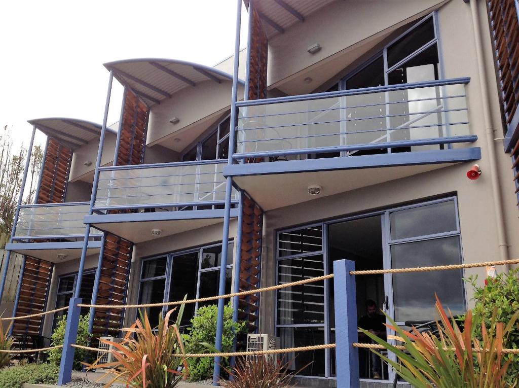 Sails on the Lake - Resim 24