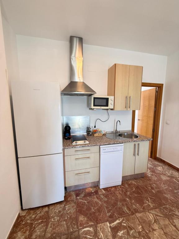 Apartamento de 2 dormitorios con terraza y vistas al mar