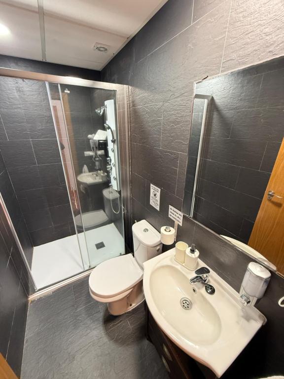 Apartamento de 2 dormitorios con terraza y vistas al mar