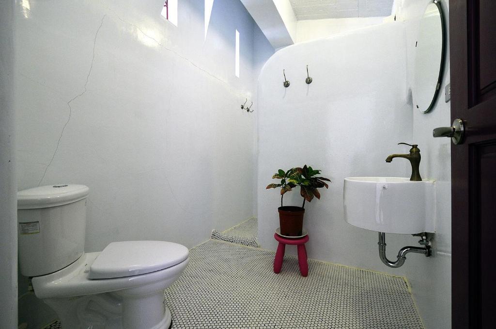 Vannituba majutusasutuses Sunny Room