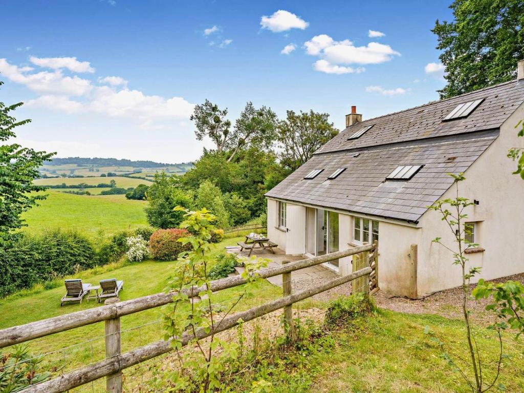 an image of a cottage with a fence at 2 Bed in Chepstow oc-42837 in Wolves Newton