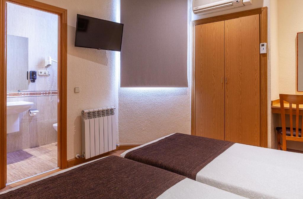 Hotel Mediodia - Budget Double Room