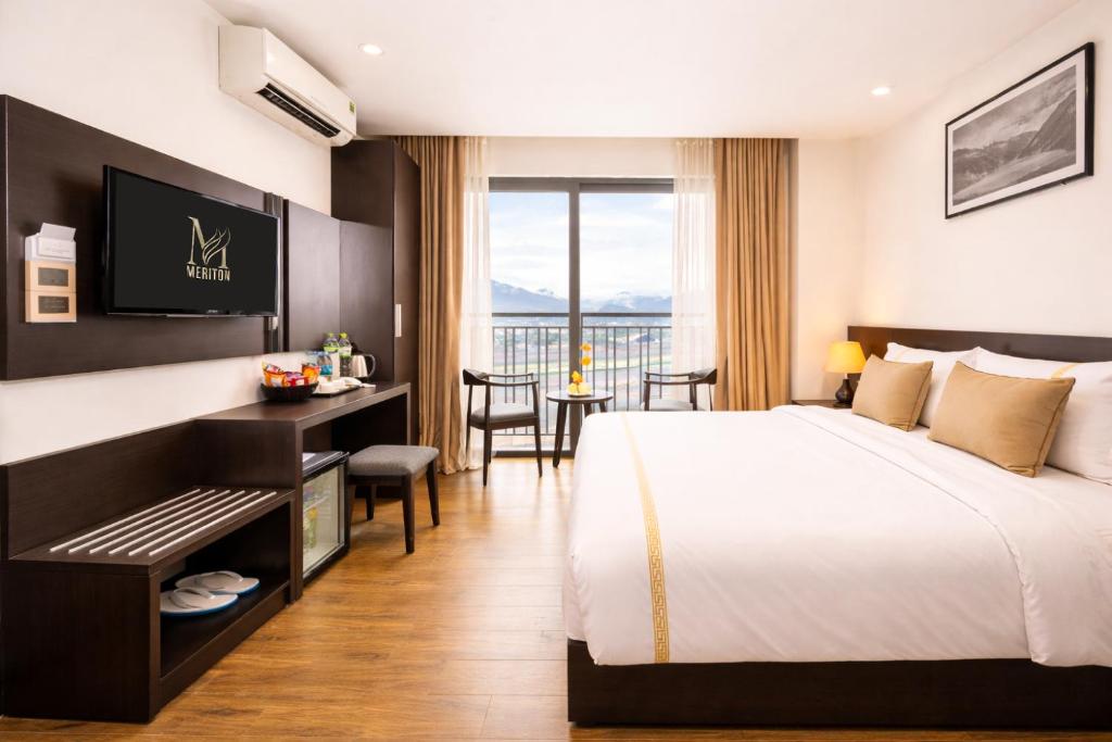 Phòng Deluxe Giường Đôi Có Ban Công