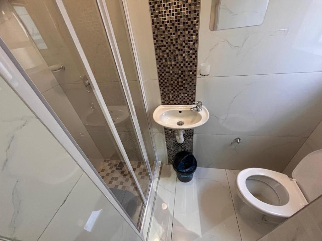 Black & White Guest House photo