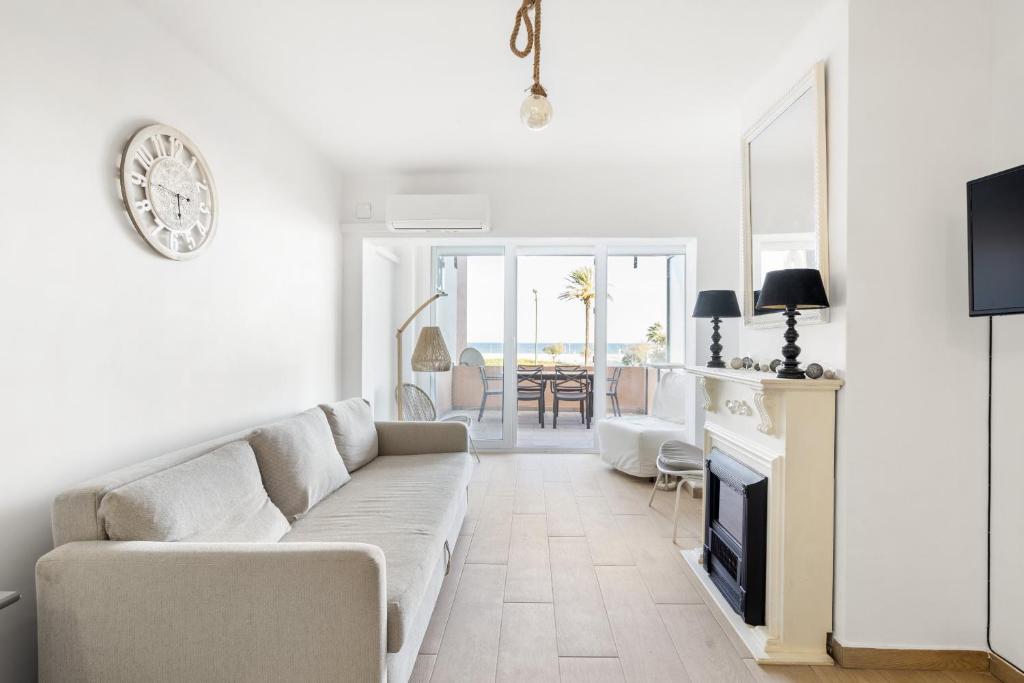 WELCS APARTAMENTO 334 EMP frente al mar