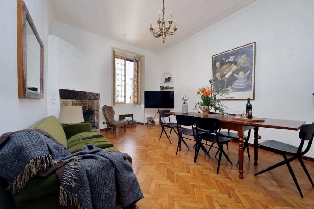 Cavour Giant Apartment