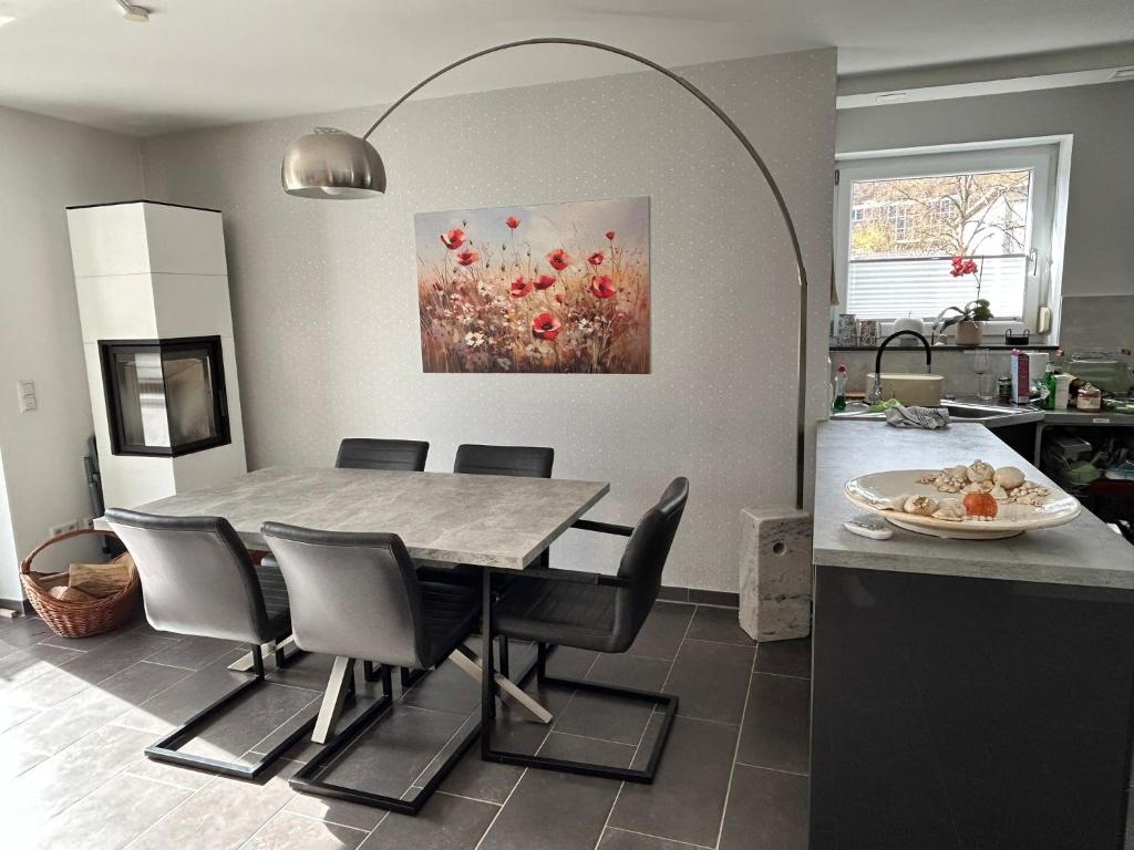 Cube - Ferienhaus mit Garten und Terrasse in Eberbach - Maison 2 Chambres