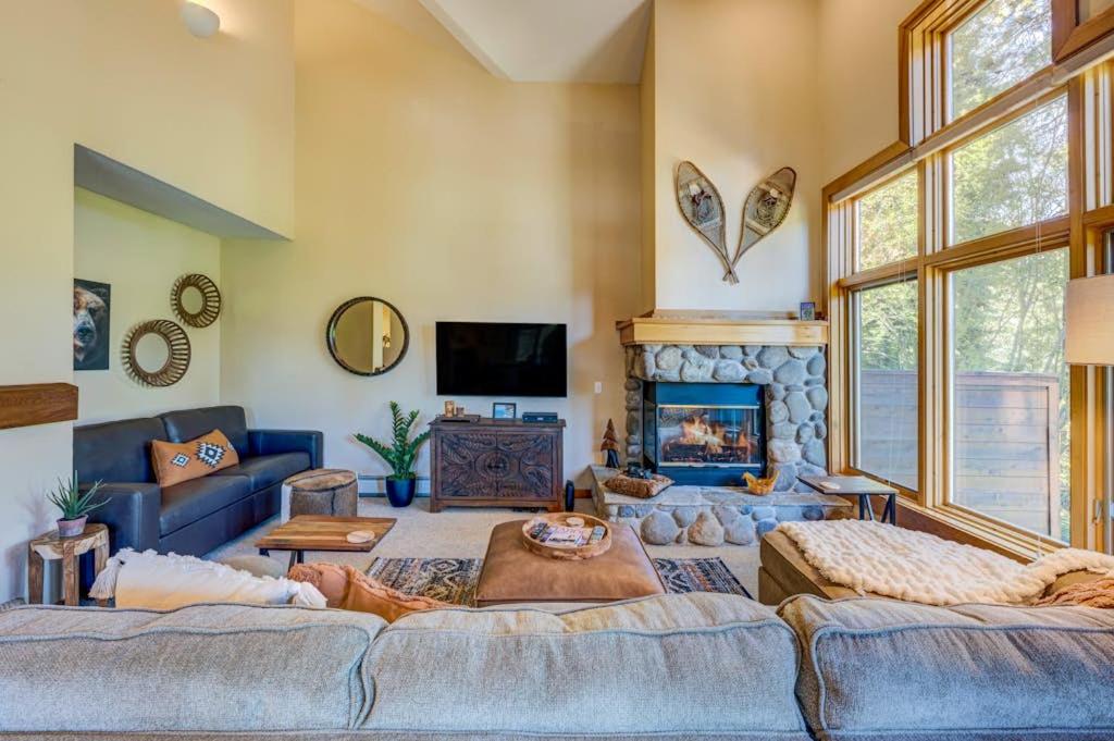 a living room with a couch and a fireplace at Idyllic Incline Village Getaway in Incline Village