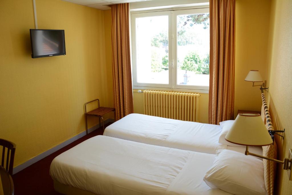 Logis Le Petit Trianon - Twin Room