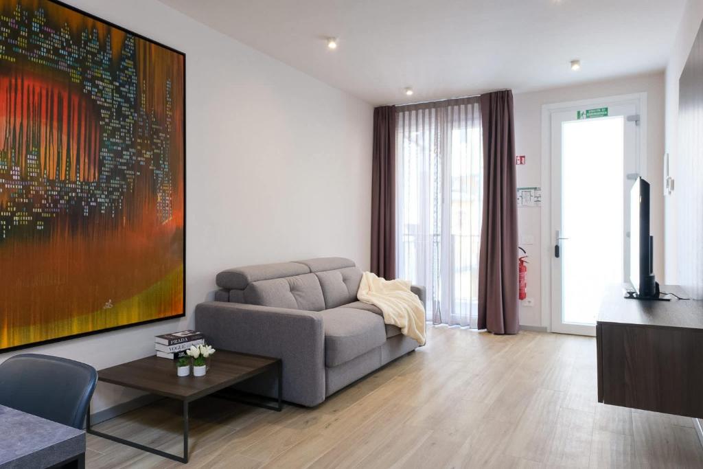 Modern Apt in Milan near Porta Romana Balcony