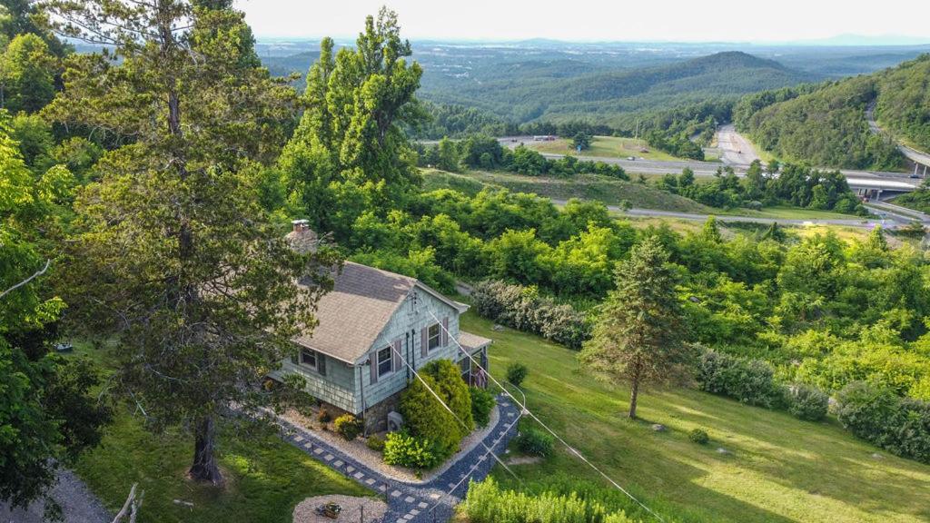an overhead view of a house on a hill at Gatekeeper Cottage Views, Fireplace, EV in Afton