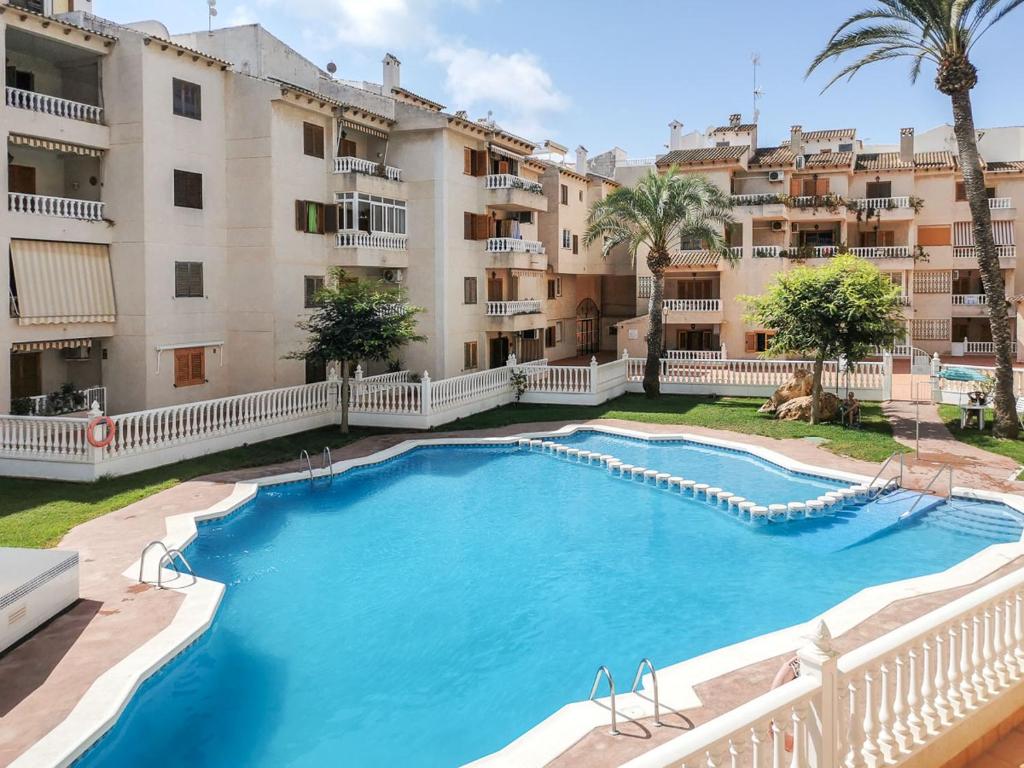 Casa Del Angel 2, Cosy 2 bed apartment,150m from Playa Los Locos plus beautiful swimming pool