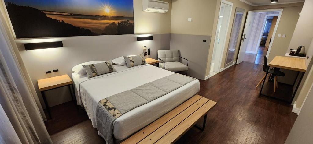 Hotel Alvorada - Deluxe Queen Room