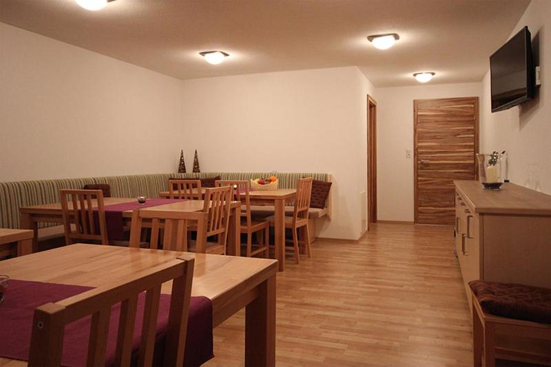 TV a/nebo společenská místnost v ubytování Sonnenhof