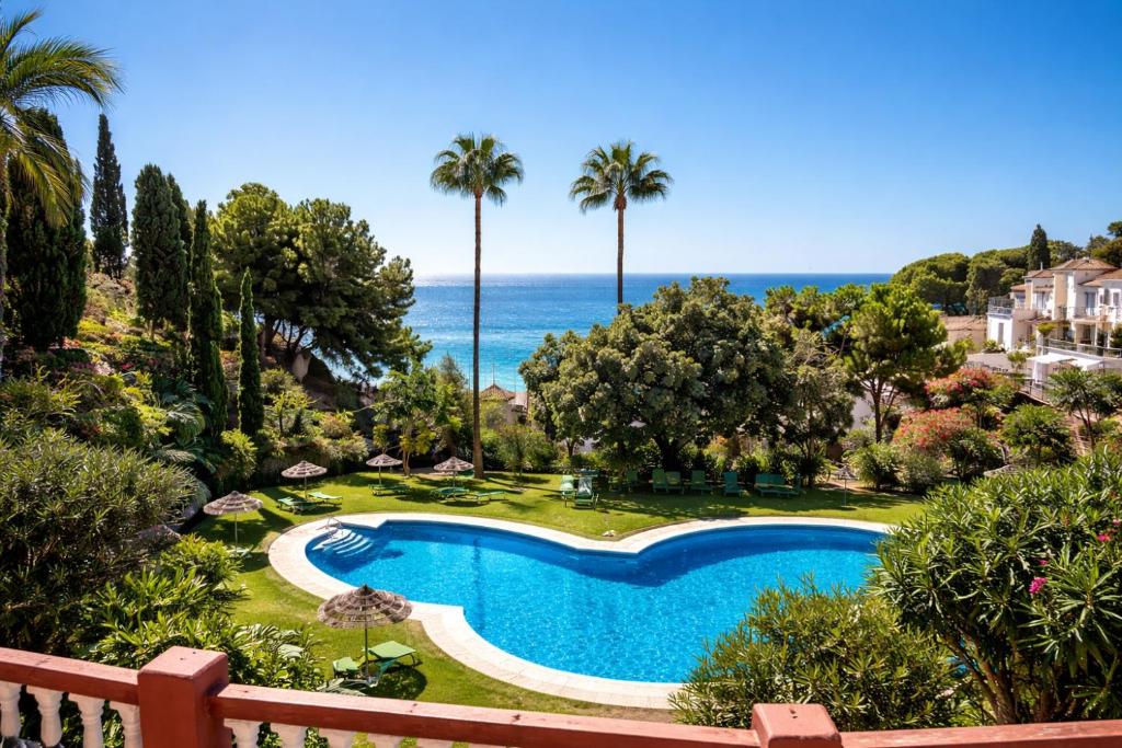 La Amapola, a Little Oasis with Sea View, Pool & Terrace in Nerja