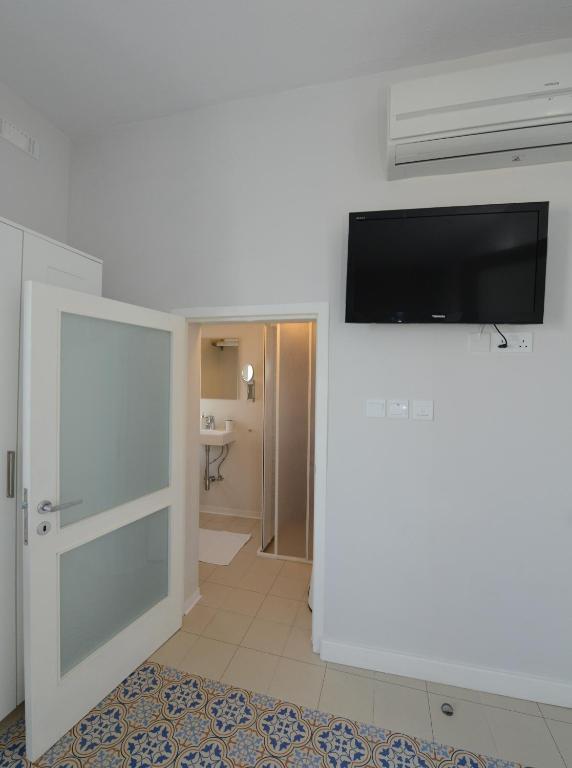 Paulos Valletta - 18