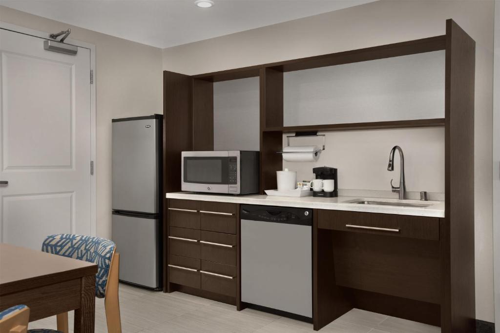 Home2 Suites by Hilton Anchorage/Midtown photo