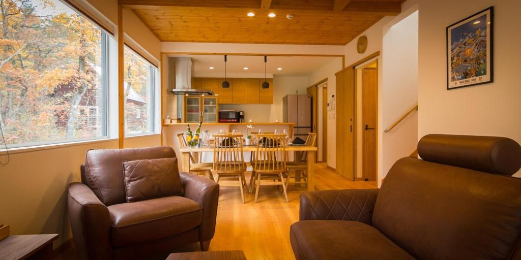 Cascade Chalet by Morino