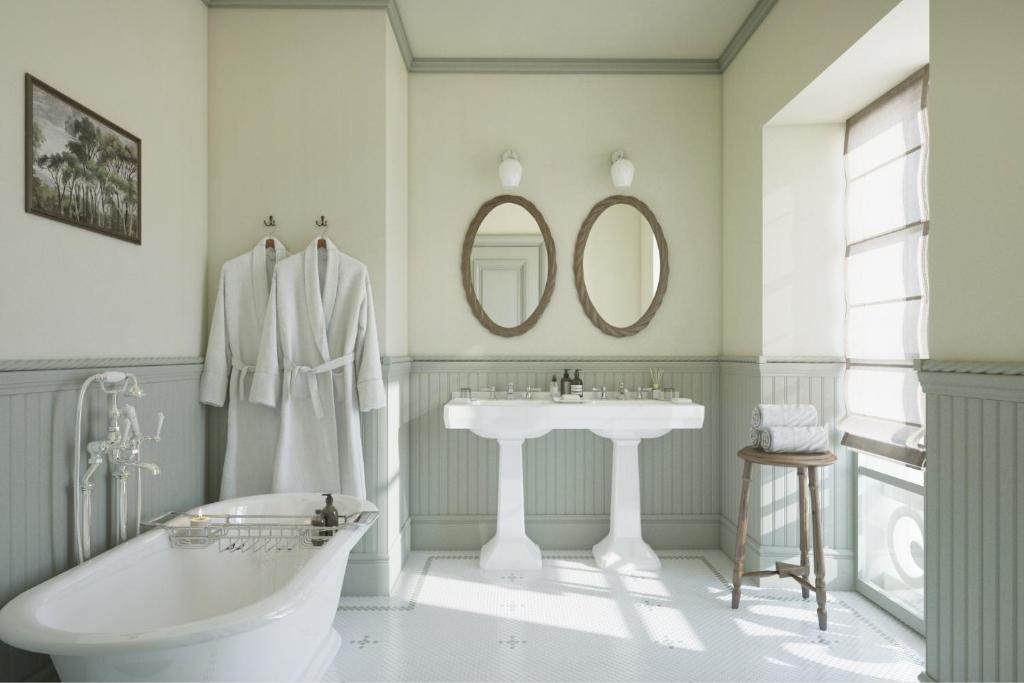 Château de Cîteaux - Fontenille Collection - Comfort Quadruple Room