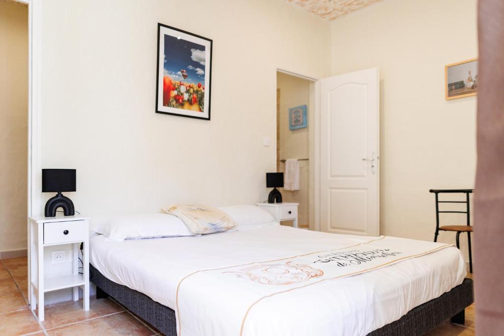 Château Catherine de Montgolfier - B&B et Gites - Piscine - Domaine viticole bio avec dégustation - Double Room