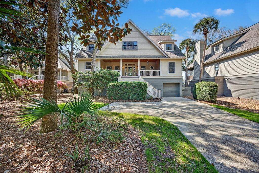 a house with a driveway in front of it at SM04: 4 Silver Moss in Kiawah Island