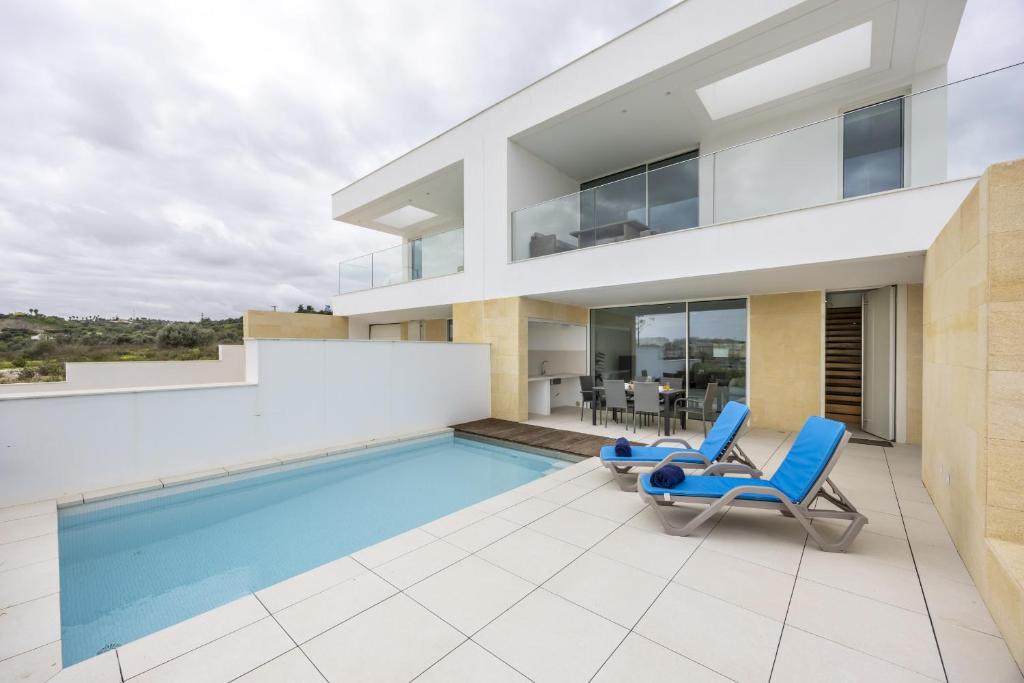 Lagos Golden Horizon Villa with Private Pool
