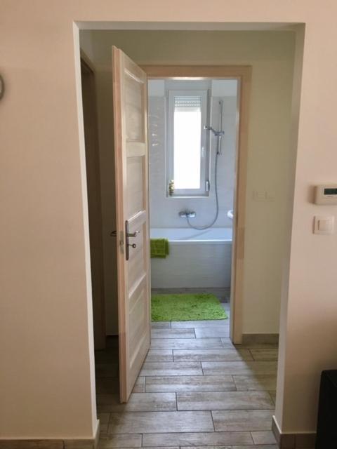 Kúpeľňa v ubytovaní ZEN Apartman Sunshine