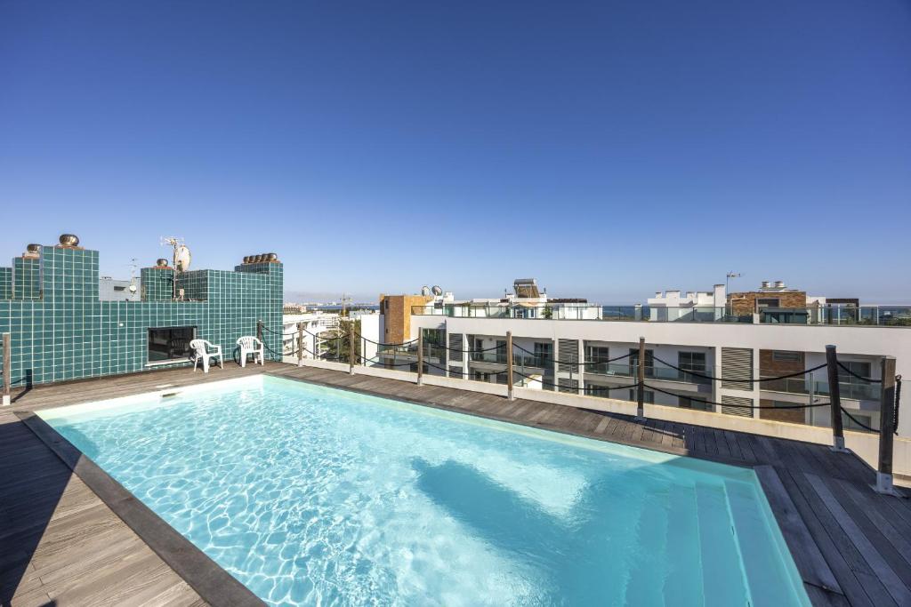 Ocean Horizon Luxury Apartment