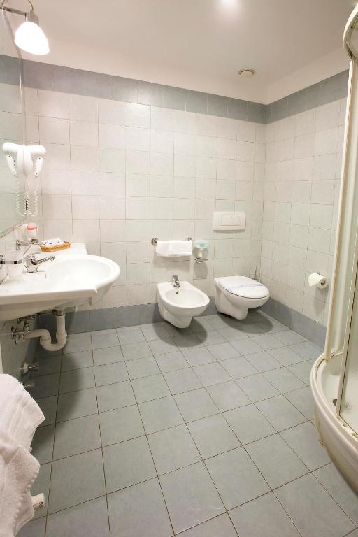 Koupelna v ubytování Hotel Gallia