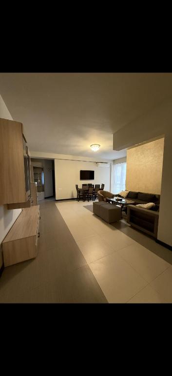 لابی و فضای عمومی Apartment in Yerevan near Hotel Nairi - تصویر ۵