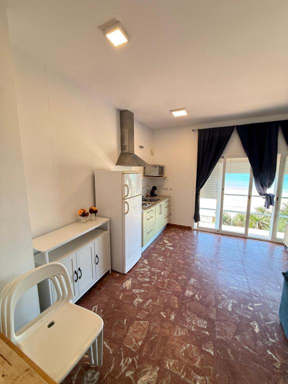 Apartamento de 1 dormitorio con vistas al mar