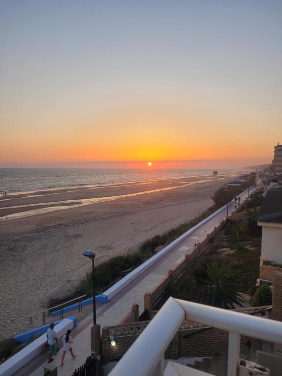 Apartamento de 2 dormitorios con terraza y vistas al mar