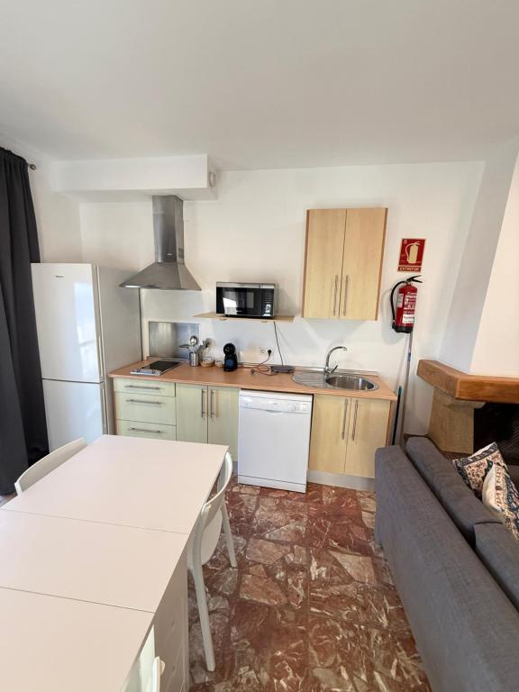 Apartamento de 2 dormitorios con terraza y vistas al mar