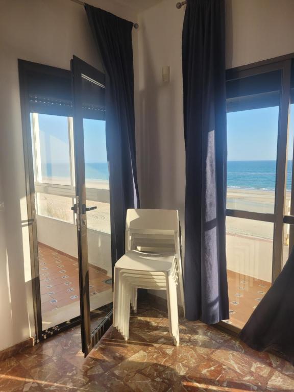 Apartamento de 2 dormitorios con terraza y vistas al mar