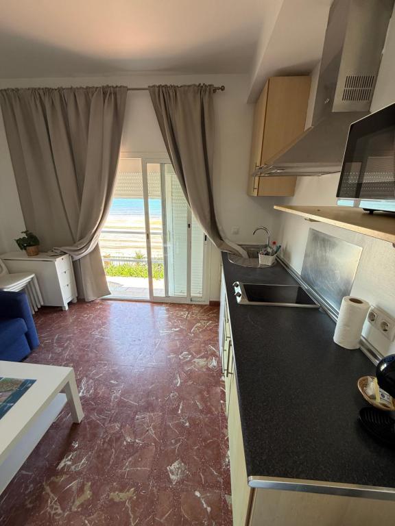 Estudio con vistas al mar