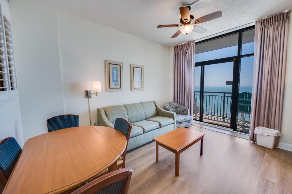 New Top Floor Ocean Front 1BR with Updated Kitchen, Myrtle Beach, SC