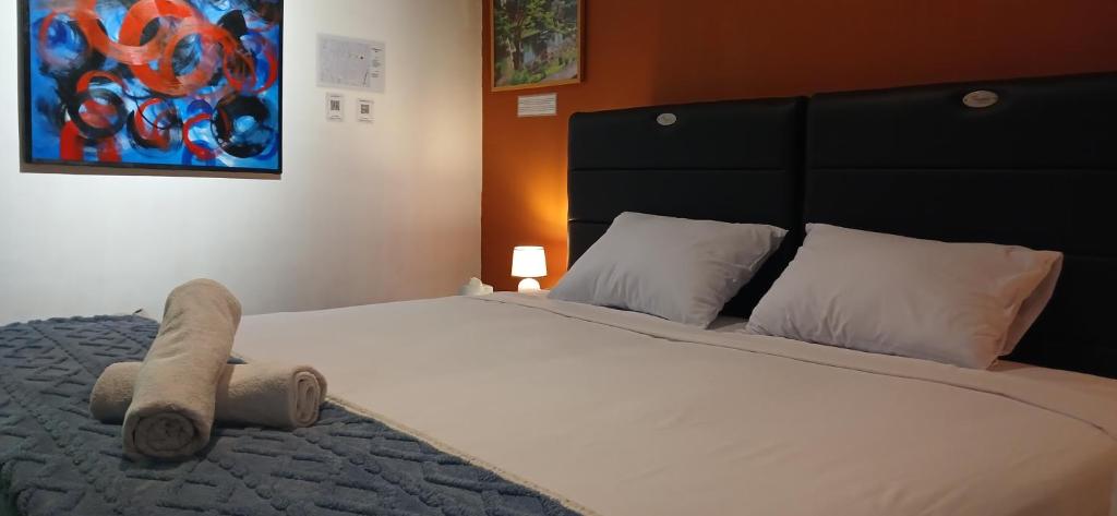 Dewi Sri Guesthouse - Double Room With Private External Bathroom