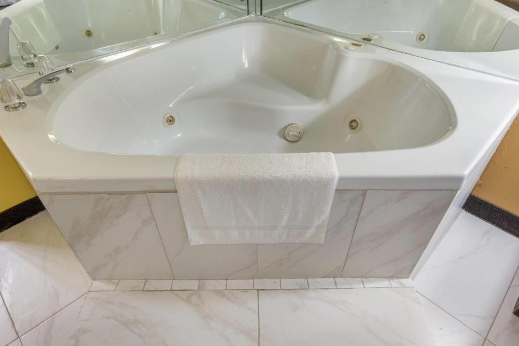 Quality Inn London North - Standaard Kamer Met Kingsize Bed - Niet-Rokers