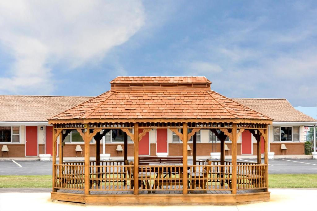 Knights Inn Mifflintown