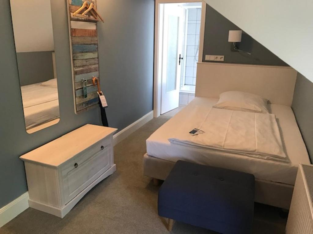 Kleinhuis Hotel Mellingburger Schleuse - Habitación Pequeña Con Cama Queen