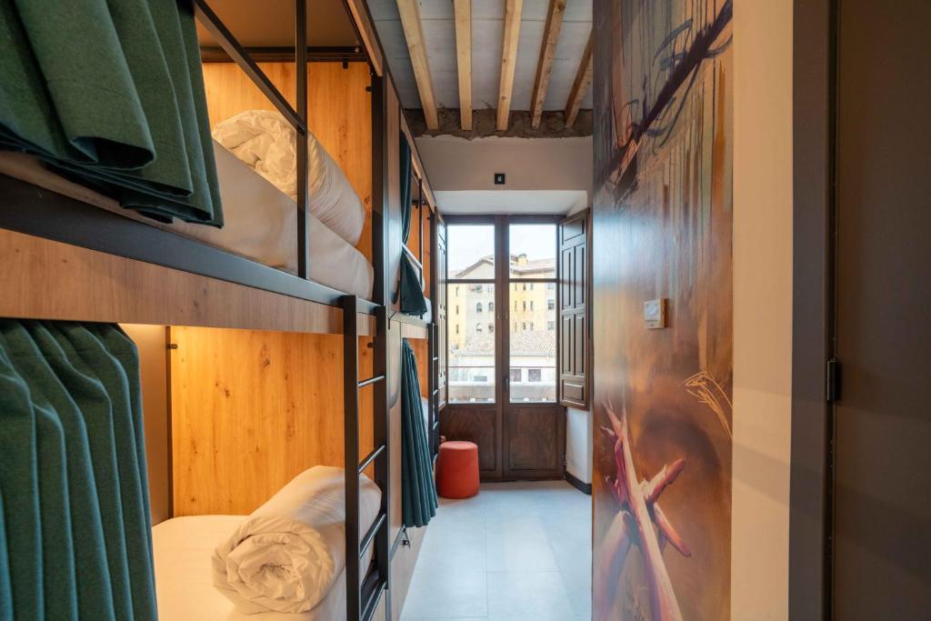 The Central House Granada Elvira - Bed In Een Vrouwenslaapzaal Met 6 Bedden