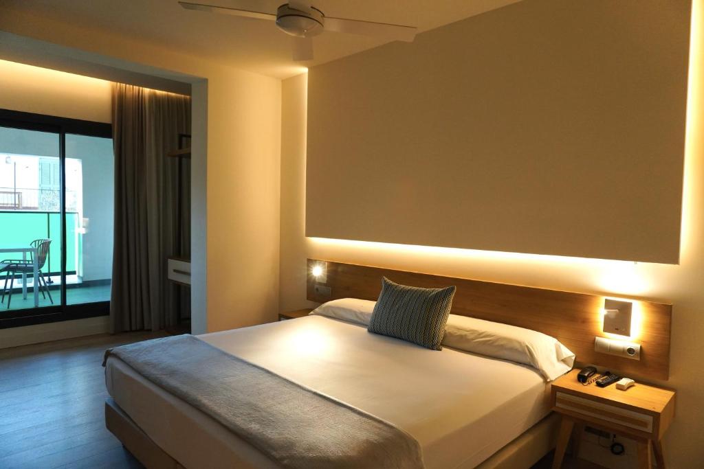 Hotel Brisamar Suites - Superior Double Room