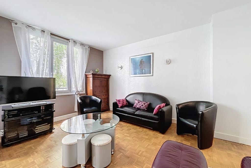 Spacious 2-room apartment near Nation