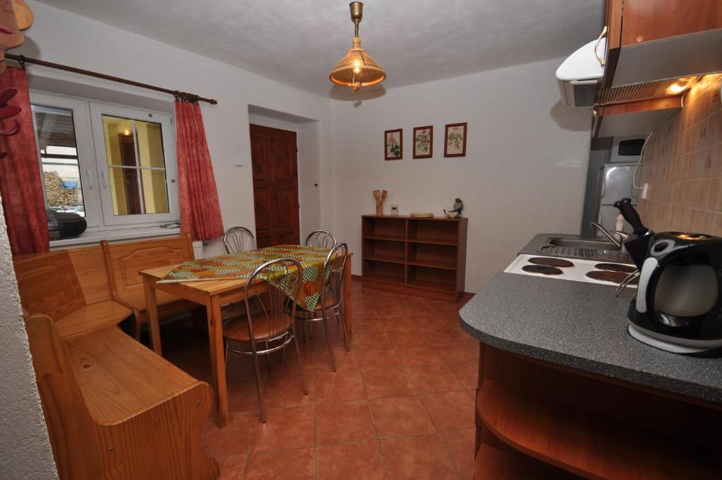 Fotografie z fotogalerie ubytování Holiday home Mrklov/Riesengebirge 2468 v destinaci Mrklov
