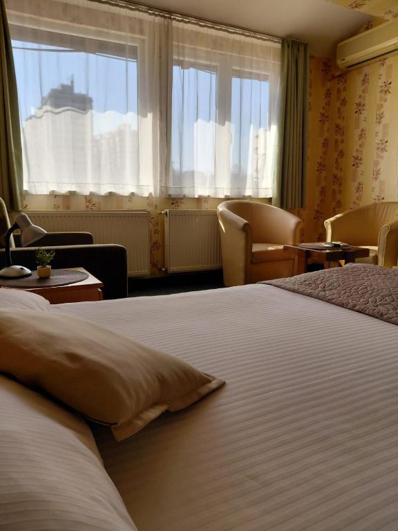 Hotel Slodes - Superior Double Room With Spa Bath