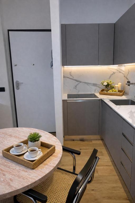 ISOLA - Design flat near Bosco Verticale