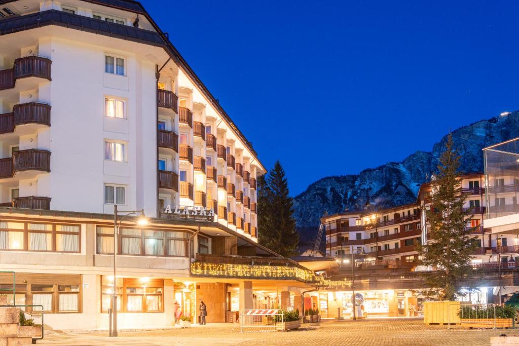 Hotel Alaska Cortina