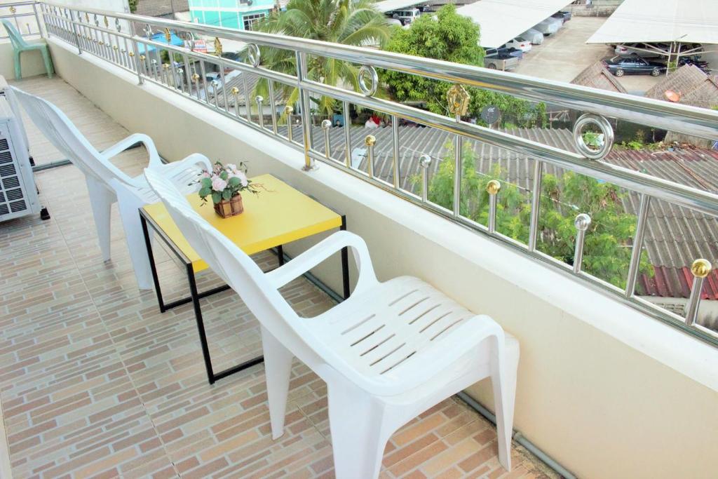 Balkón nebo terasa v ubytování Uncle House Krabi